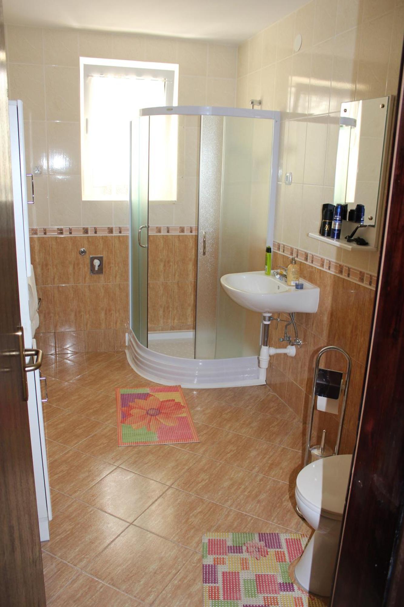 Apartament Toni Na Moru *